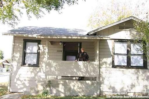 1st image of 1139 CLOWER ST