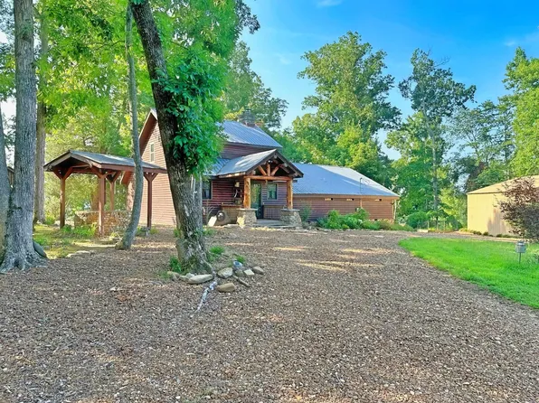600 Driftwood Dr, Lobelville, TN 37097
