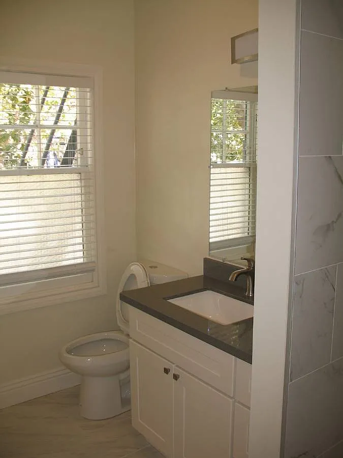 375 Grand — Photo 2