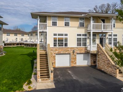 400 Beachwalk Trl, Luna Pier, MI, 48157