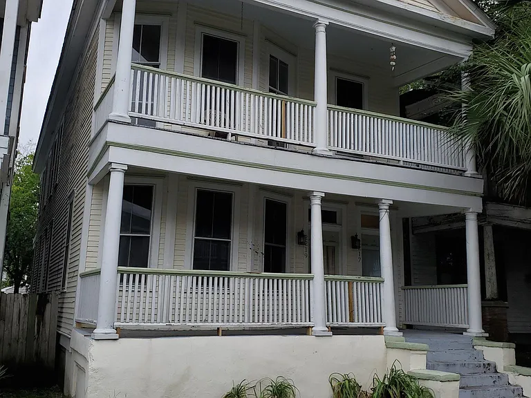 2217 Whitaker St — Photo 1