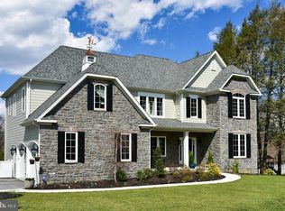 31 Pine Tree Dr, Broomall, PA 19008