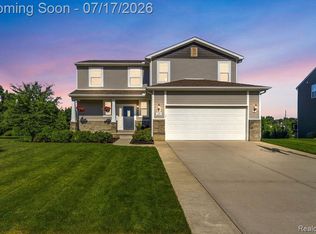 1395 Douglas Fir Dr, Howell, MI 48843