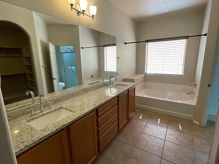 1155 W Calle Fuente De Carino — Photo 17