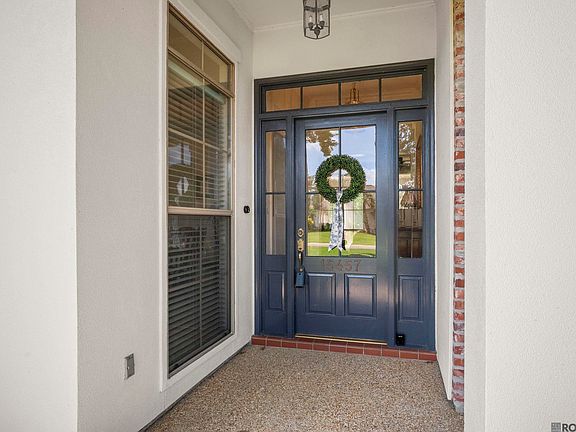 2nd image of 15457 Therese Ct