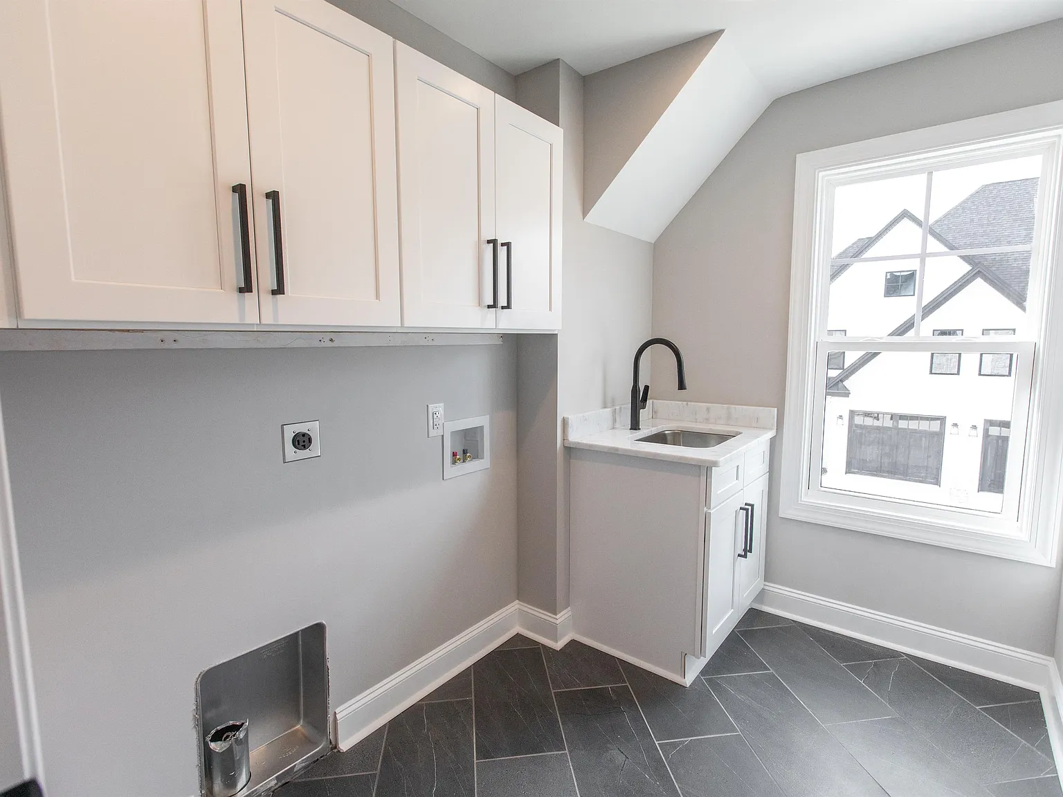 1044 South Westyn Loop - 1044 — Photo 4