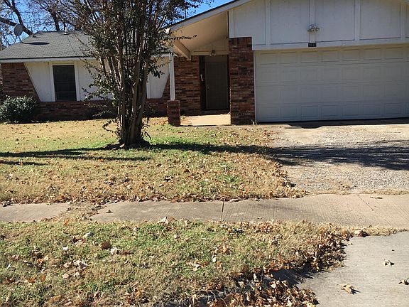 2010 South Maybelle Ave Front view