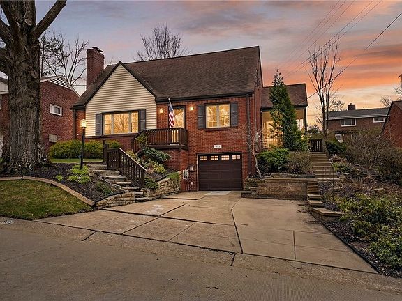 3rd image of 832 Ella St