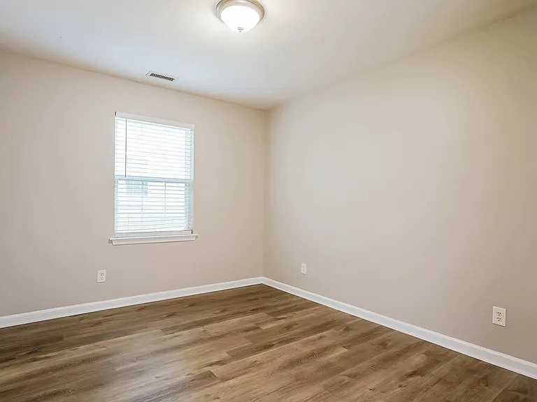 2826 Filbert St — Photo 14