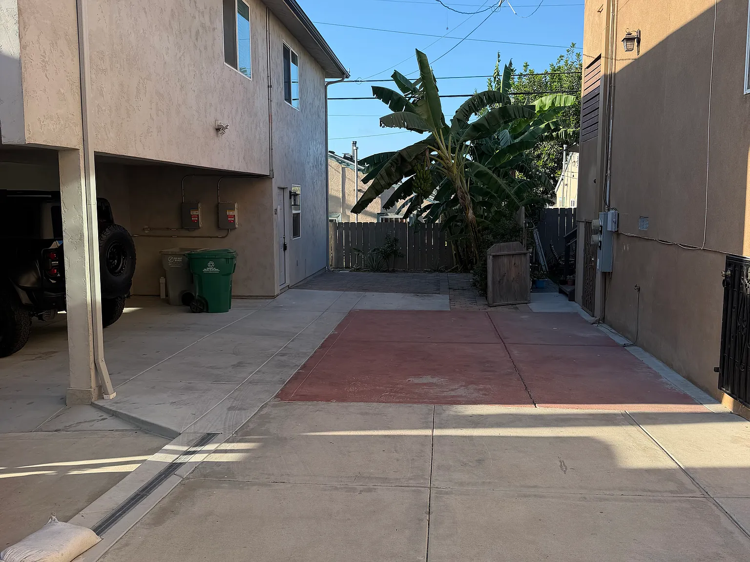 3 bed, 1200 sqft, $3,150 — Photo 3