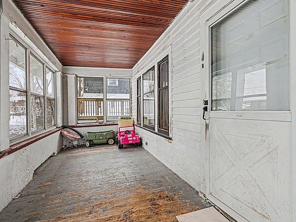 3rd image of 1209 Union St