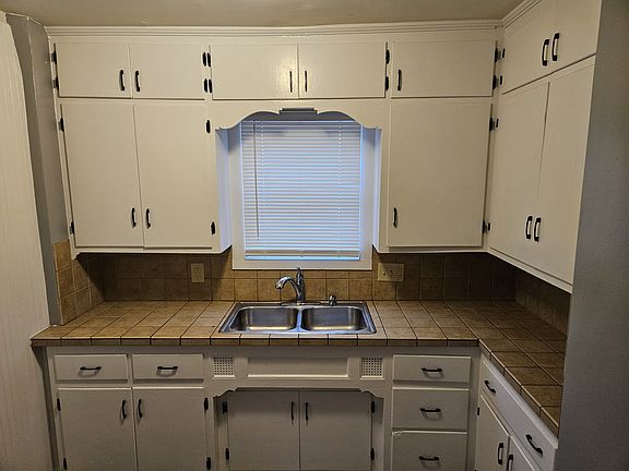 5th image of 1601 3rd St