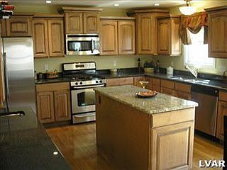 3rd image of 636 Walker Dr