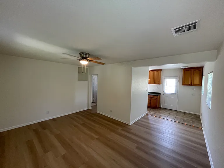 2207 Euclid Ave — Photo 6