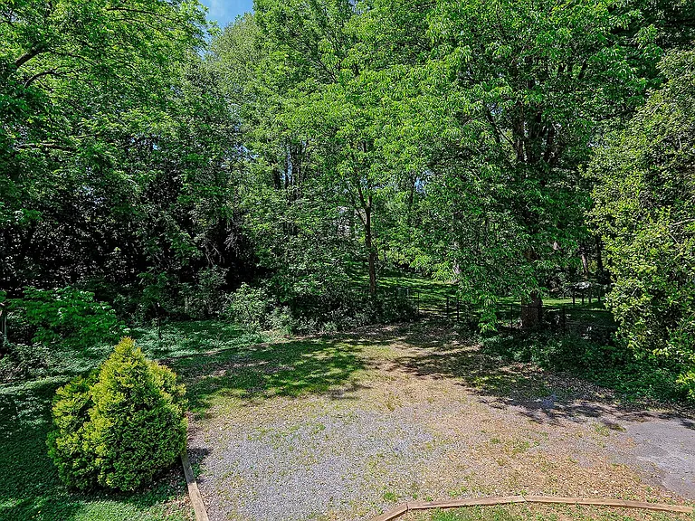 2525 Woodland Dr #A — Photo 16