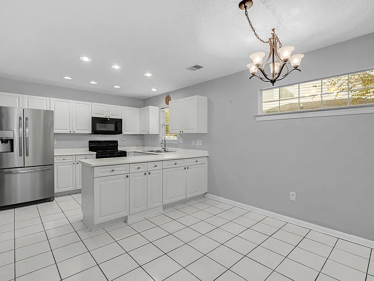 4887 Habersham Ln — Photo 10