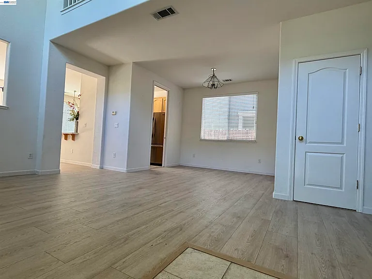 5168 Academy Rd — Photo 5