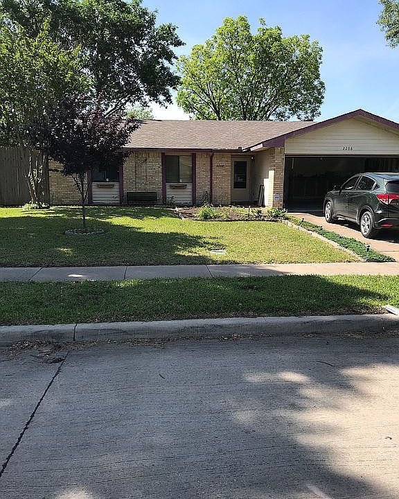 1st image of 2208 Bowie Dr