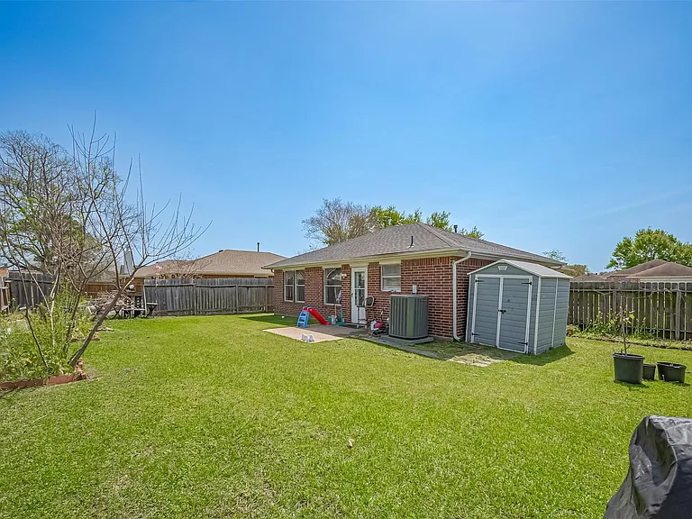 17046 Applecross Ln — Photo 32