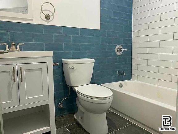 4th image of 2830 Olinville Ave #2M