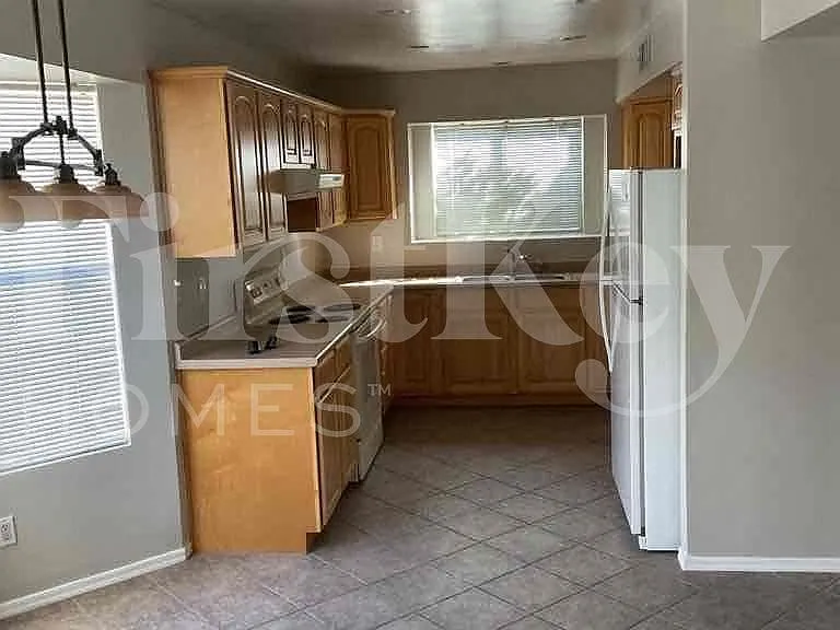 19806 N 47th Ave — Photo 7