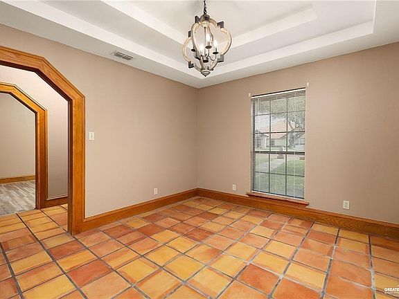 2nd image of 1606 Terrace Dr