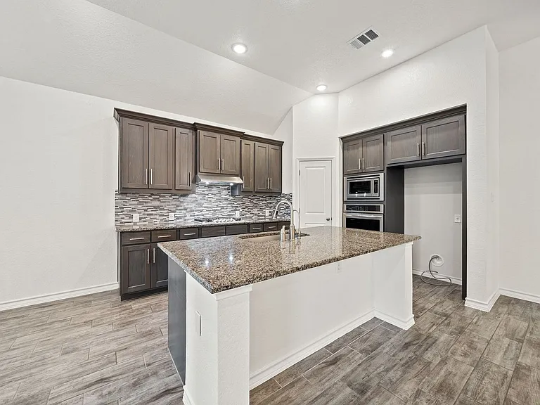 9767 Innes Pl — Photo 11