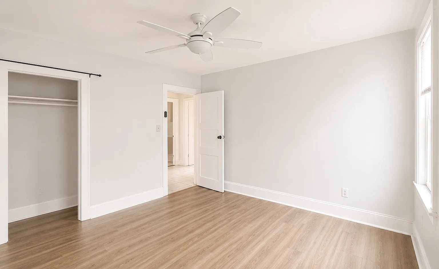 3 bed, 1300 sqft, $2,900 — Photo 4