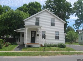 9 3rd St, South glen falls, NY 12803