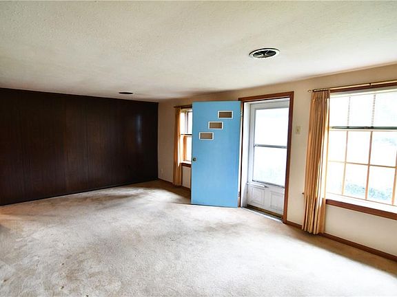 4th image of 145 Grant Ave