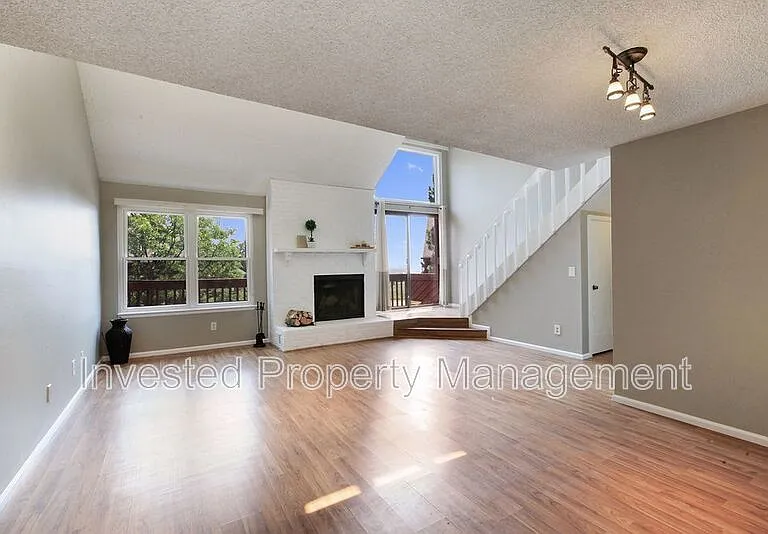 6453 S Havana St #B — Photo 2
