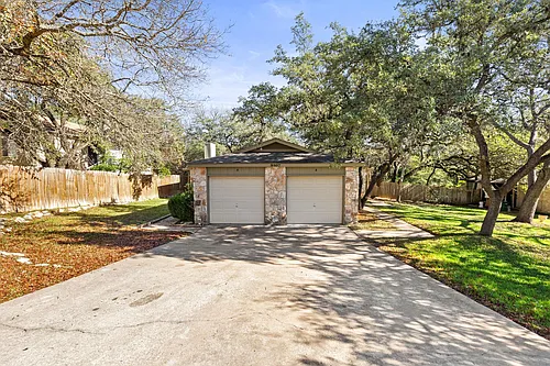 9807 Hundred Oaks Cir #B Photo 1