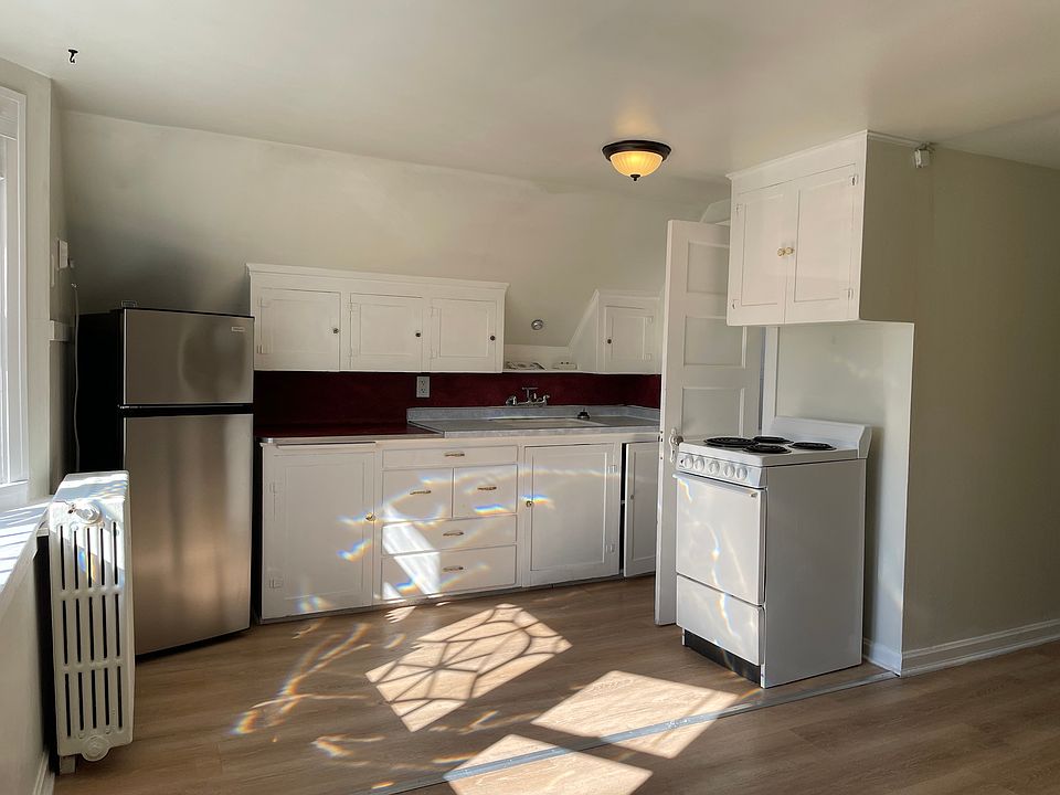 1st image of 1010 W Franklin St #1004