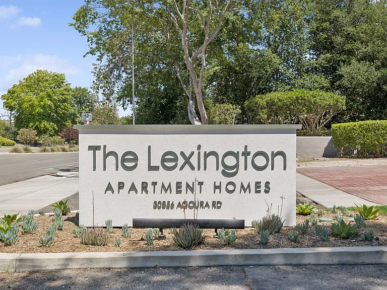 The Lexington Apartment Homes — Photo 20