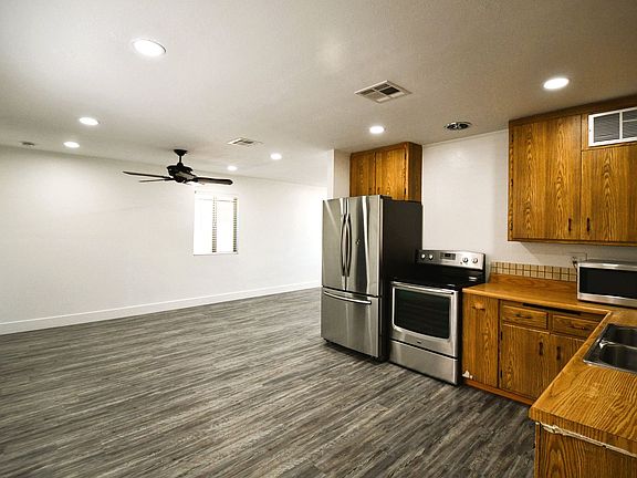 4th image of 3219 W Maryland Ave