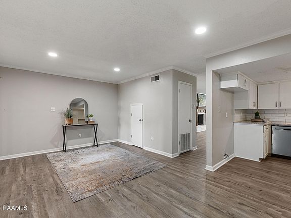 5th image of 200 Dublin Cir APT G