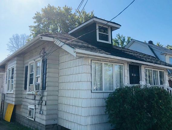 4th image of 1861 Richmond Ave