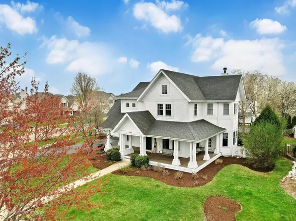 227 Bradford Cir, Batavia, IL 60510