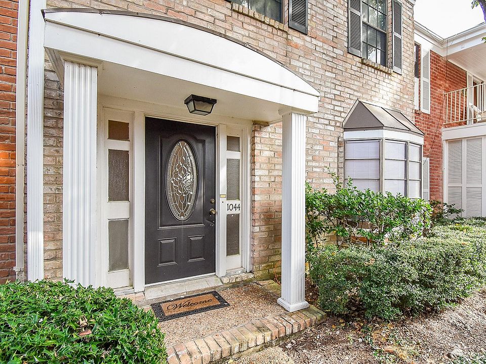 1st image of 1044 Augusta Dr #1044