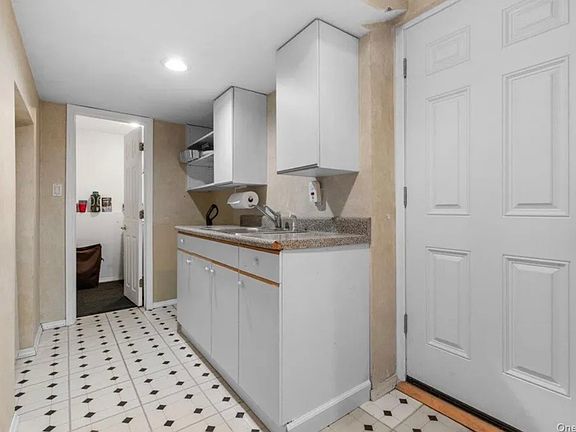4th image of 2 Fern Pl #2