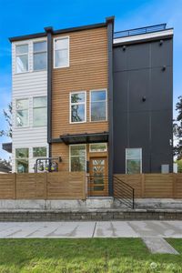 9257 B Ashworth Avenue N, Seattle, WA, 98103