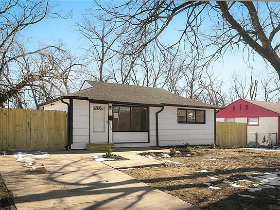 3rd image of 4405 Elmwood Ave