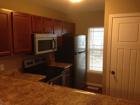 2nd image of 526 Nepute St #10