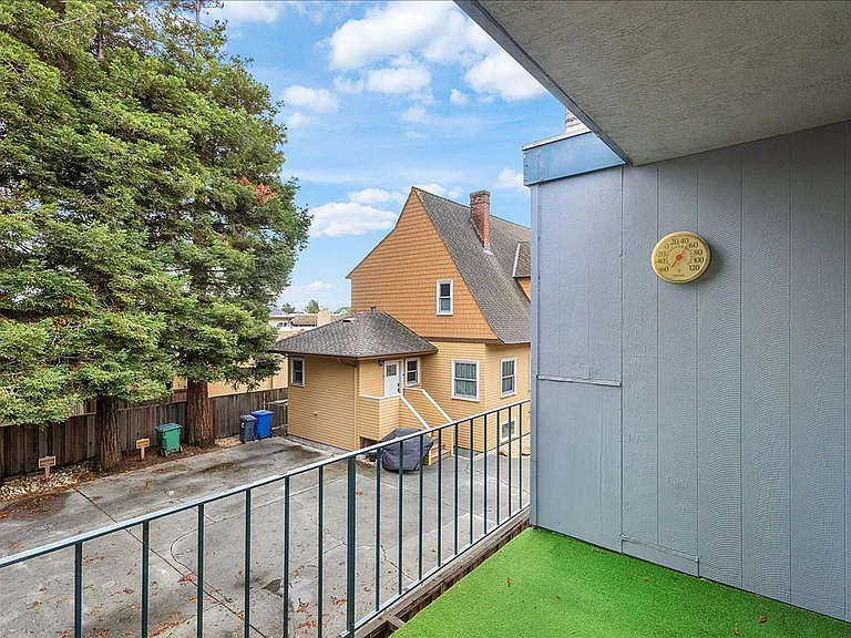 3225 Briggs Ave #F - 2 bedroom / 2 bathroom — Photo 8