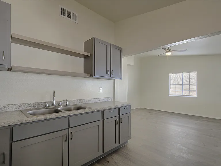 825 Liston Pl #1 — Photo 6