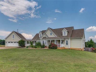 154 Saddleside Dr, Mill Spring, NC, 28756