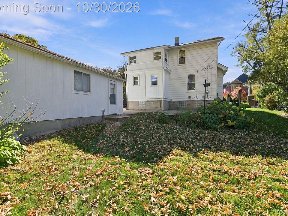 411 Hawthorn Ave, photo 30