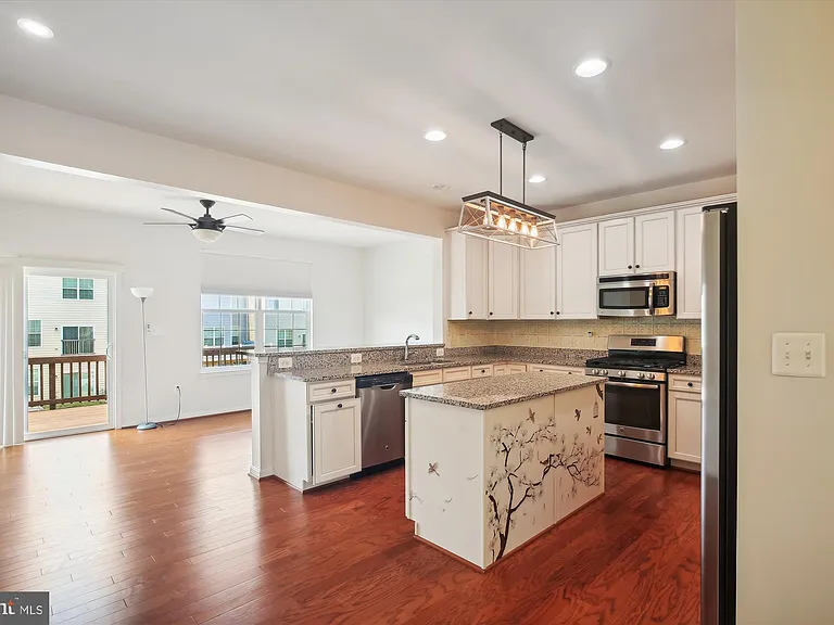9003 Belo Gate Dr — Photo 6