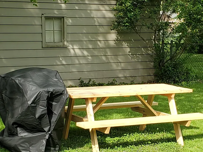 1717 Rockne Dr — Photo 23