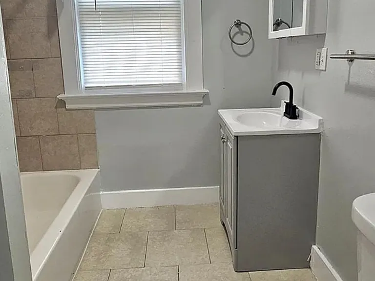 381 Norton St #2 — Photo 10